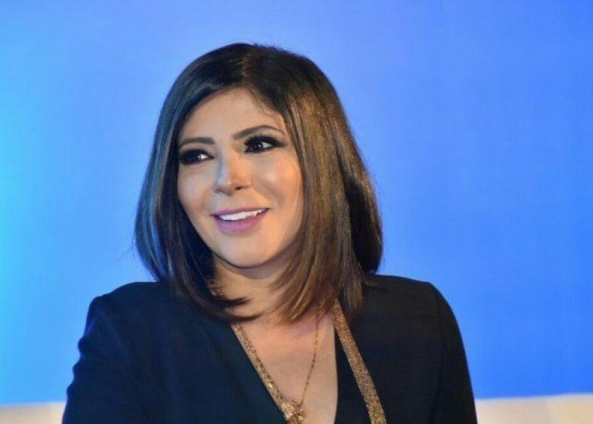  الفنانة منى زكي