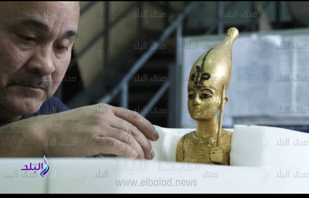 أثناء تجهيزات المعرض 