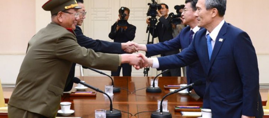 كوريا الجنوبية مع جارتها الشمالية