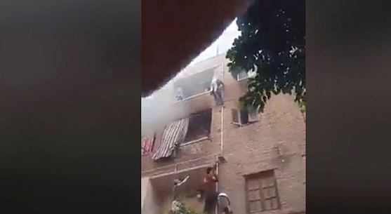 انقاذ طفلين انقاذ طفلين