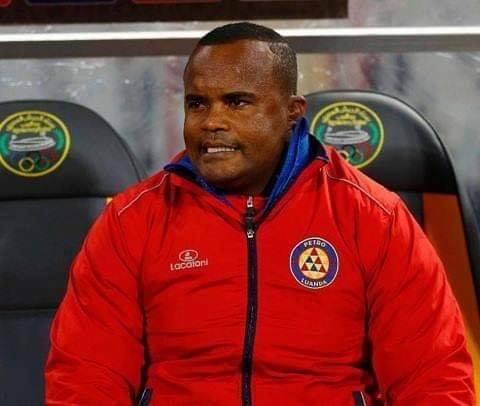 نادي بيترو اتلتيكو الأنغولي يعيين أمادو فلافيو مدربا للفريق حتى نهاية الموسم