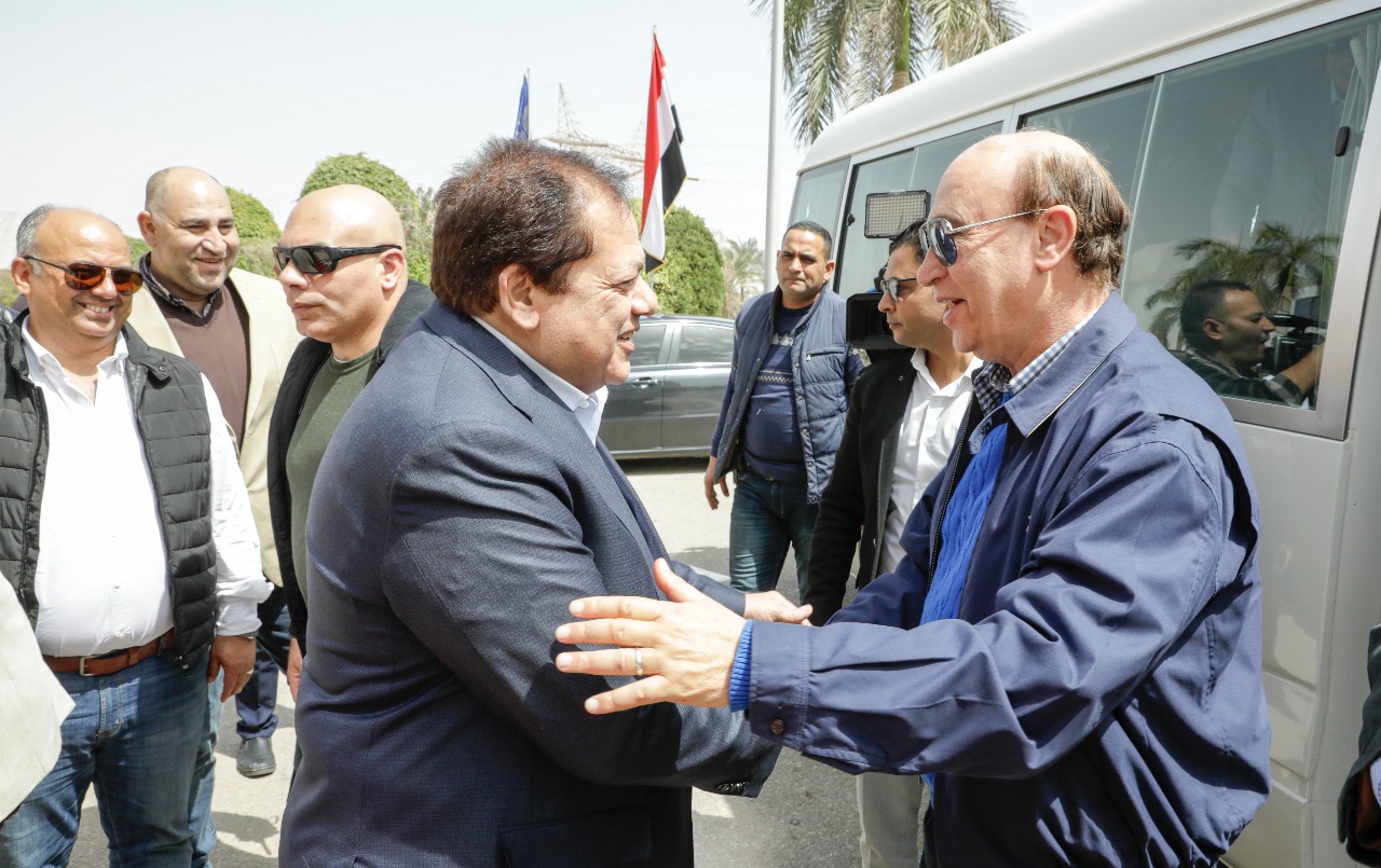 الفريق مميش ورجل الأعمال محمد أبو العينين الفريق مميش ورجل الأعمال محمد أبو العينين