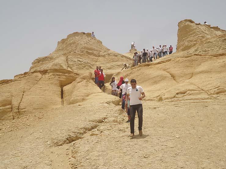أمن الفيوم ينقذ حياة 11 سائحا تاهو بصحراء وادى الريان أمن الفيوم ينقذ حياة 11 سائحا تاهو بصحراء وادى الريان