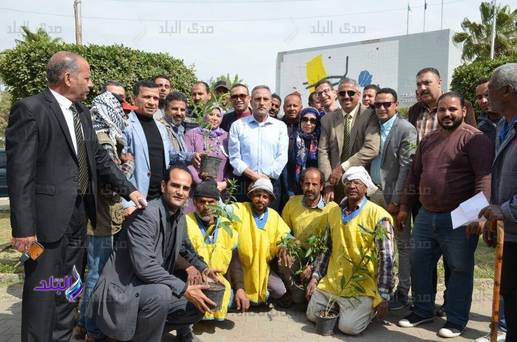 محافظ الاسماعيلية يدشن مبادرة هنجملها محافظ الاسماعيلية يدشن مبادرة هنجملها