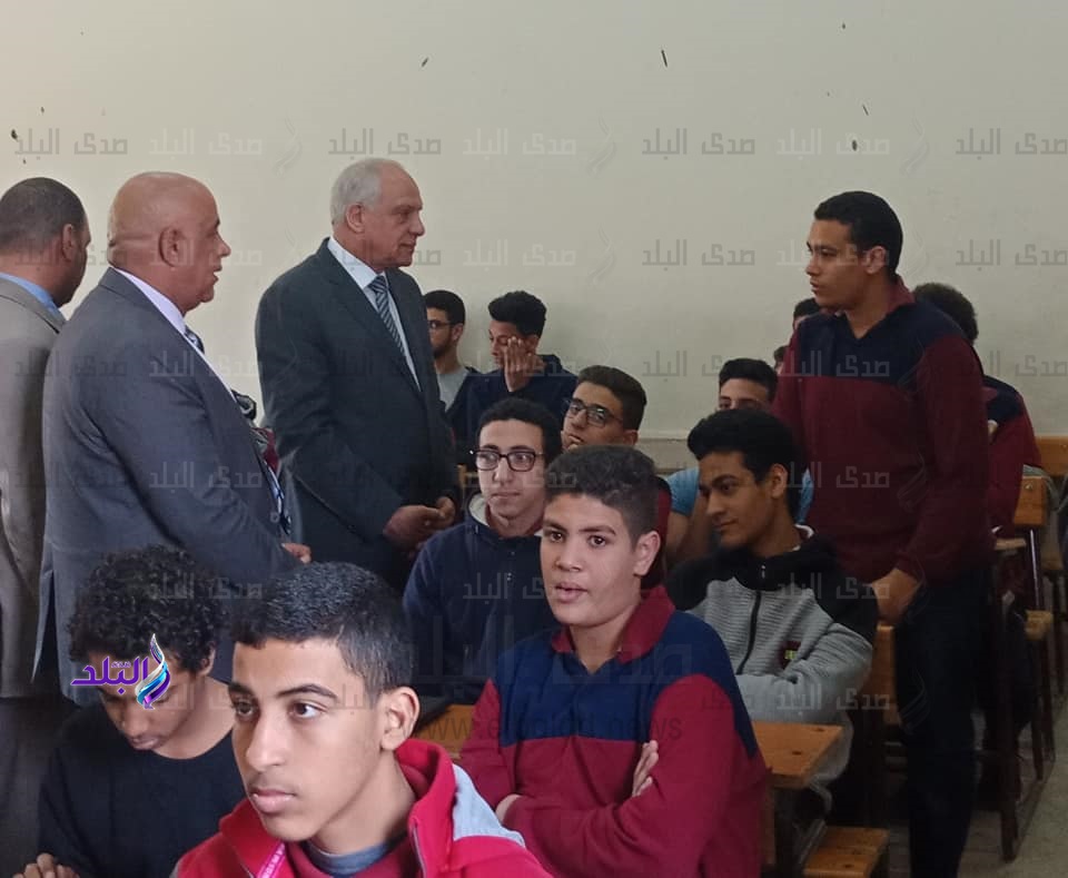 جولة محافظ الجيزة بمدرسة السعيدية جولة محافظ الجيزة بمدرسة السعيدية