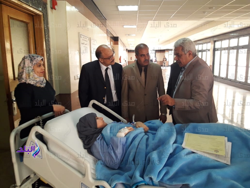 رئيس جامعة الأزهر يطمئن على حالة التوأم الذي تعرض لحادث سير رئيس جامعة الأزهر يطمئن على حالة التوأم الذي تعرض لحادث سير