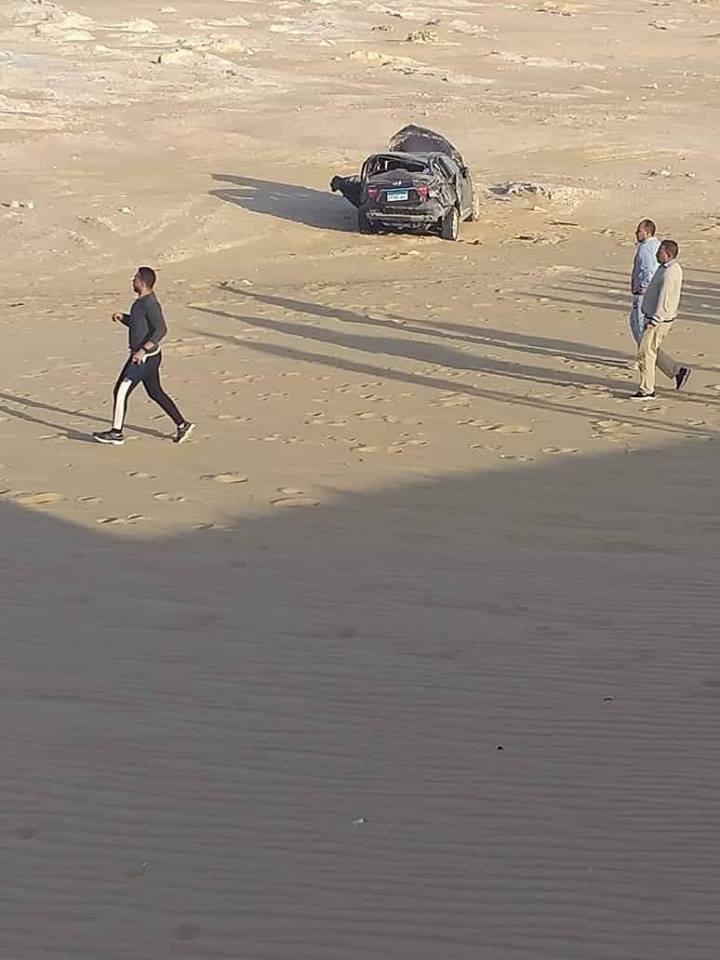 مصرع وإصابة 3 اشخاص فى حادث انقلاب سيارة بالوادى الجديد