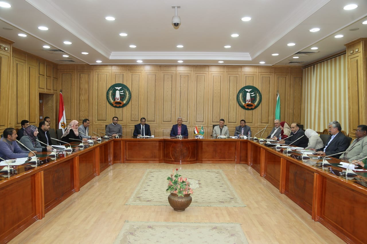 محافظ المنوفية يناقش سبل تطوير مسجد سيدى شبل الأسود 