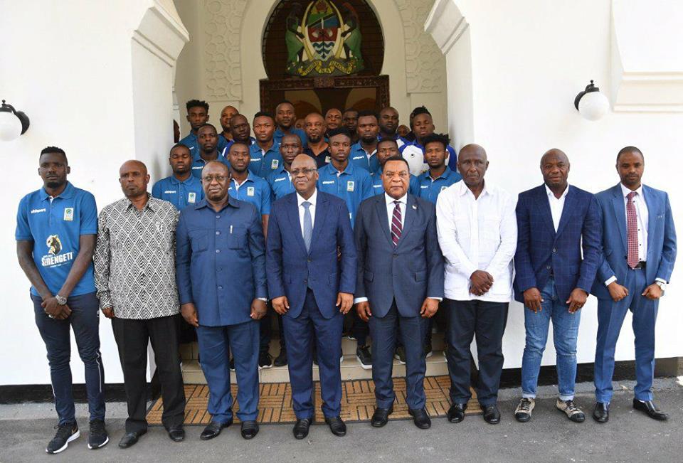 رئيس تنزانيا يستقبل لاعبي منتخب بلاده