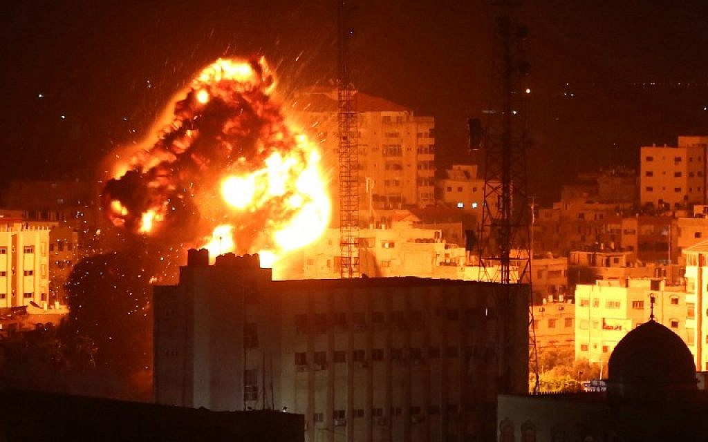 30 صاروخا من غزة باتجاه المستوطنات الإسرائيلية 30 صاروخا من غزة باتجاه المستوطنات الإسرائيلية