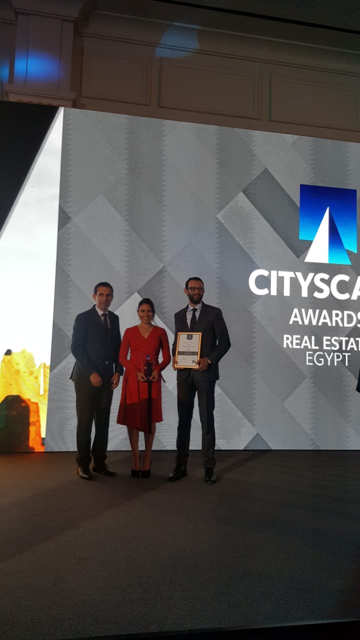 القاضي يتسلك جائزة المشروع التجارى لسيتي ايدج