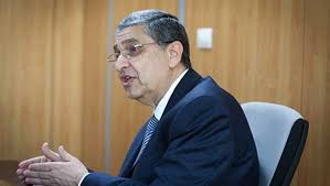 الدكتور محمد شاكر وزير الكهرباء والطاقة المتجددة 