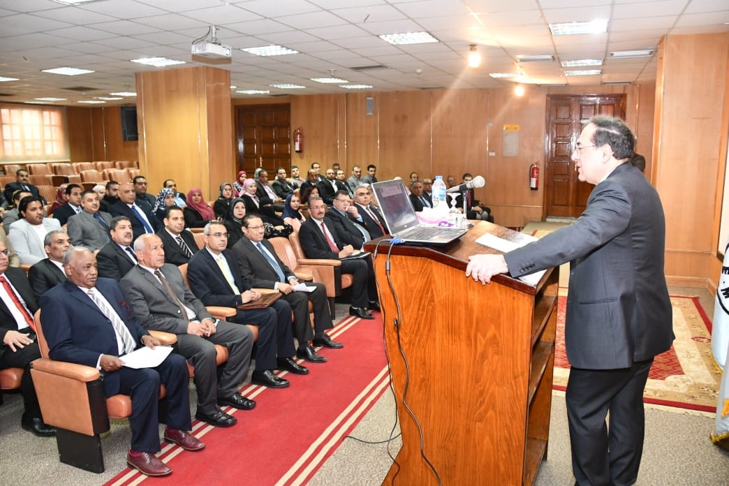 طارق الملا وزير البترول والثروة المعدنية 