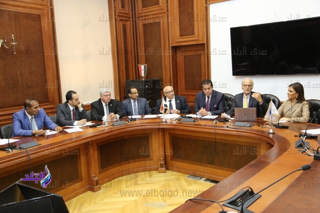 وزيرا التعليم العالي والاستثمار