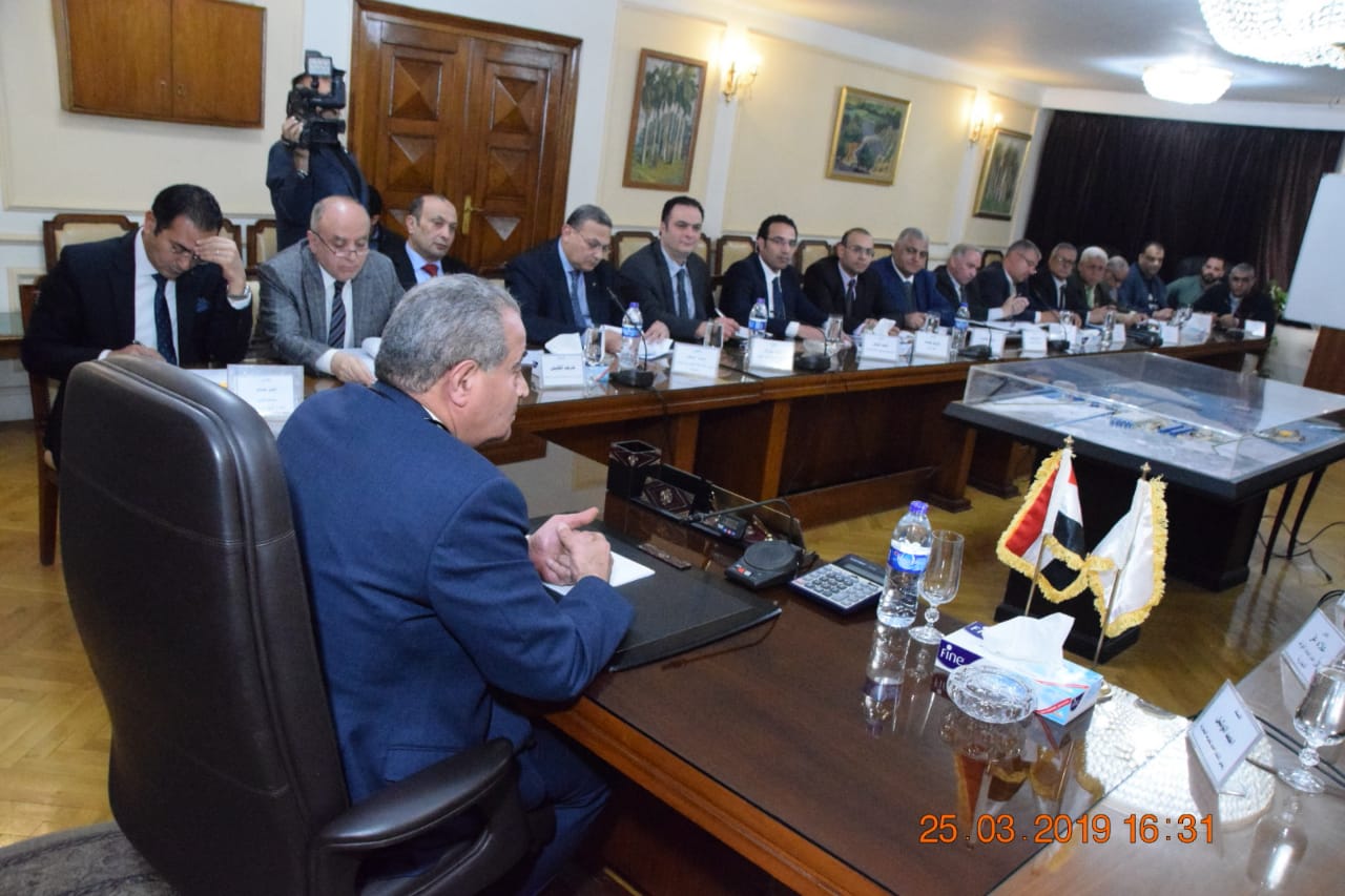 علي المصيلحي وزير التموين والتجارة الداخلية علي المصيلحي وزير التموين والتجارة الداخلية