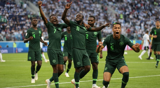  لاعبو منتخب نيجيريا الأول لكرة القدم