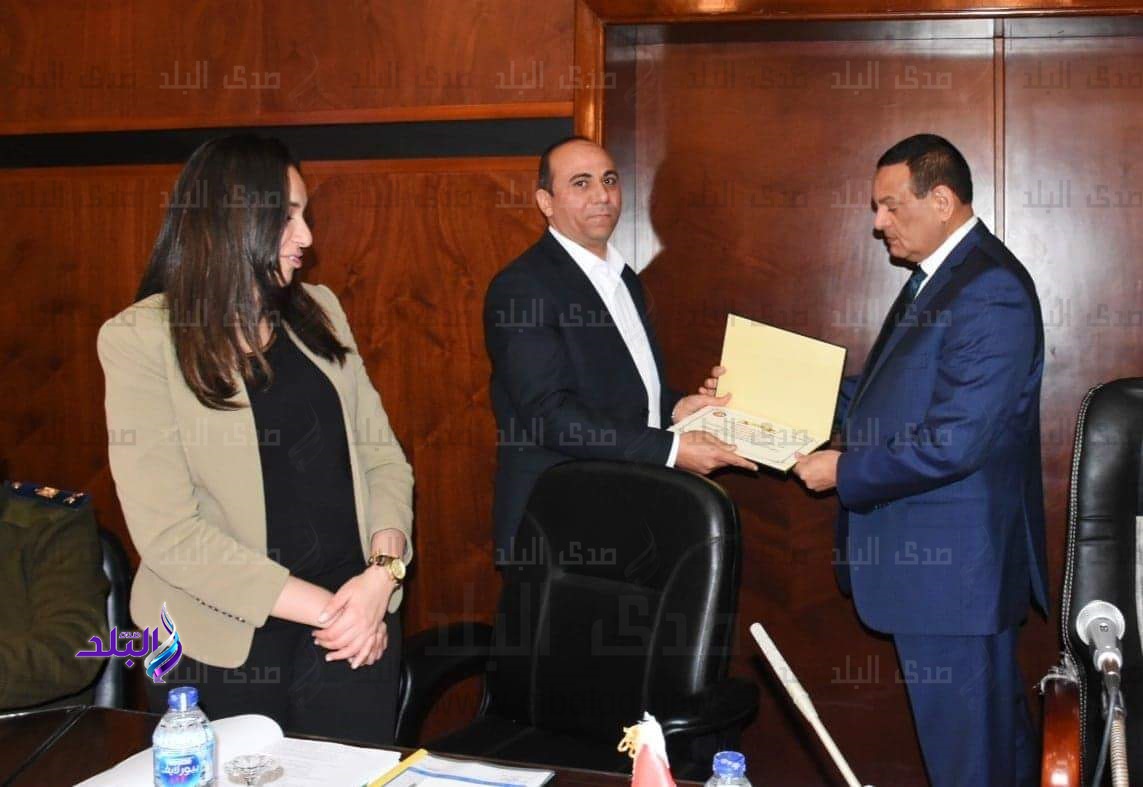 اللواء هشام امنة محافظ البحيرة