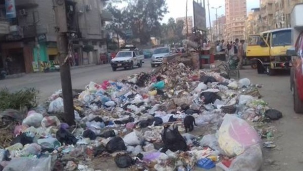 اكوام قمامة