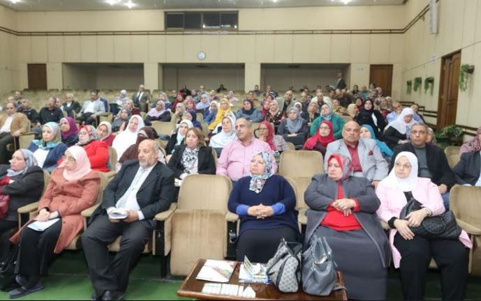 جانب من الندوة