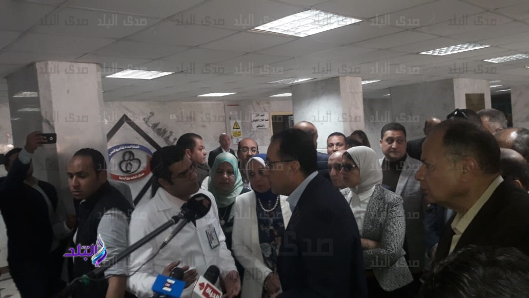 رئيس الوزراء يتفقد مستشفي التأمين الصحي رئيس الوزراء يتفقد مستشفي التأمين الصحي