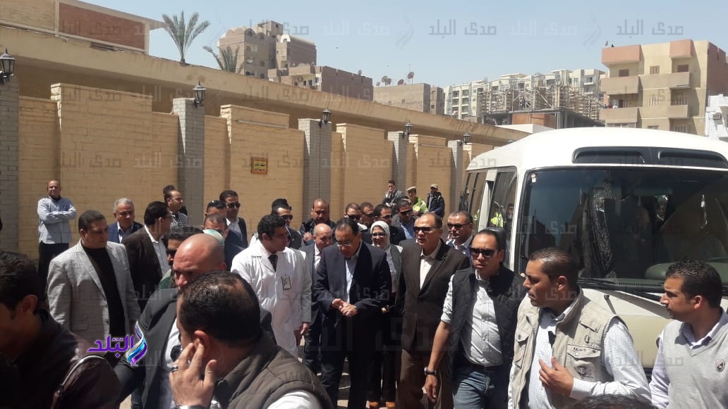 رئيس الوزراء فى جولة تفقدية بالفيوم رئيس الوزراء فى جولة تفقدية بالفيوم