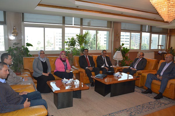 رئيس جامعة الفيوم يستقبل خبراء اللجنة الوزارية رئيس جامعة الفيوم يستقبل خبراء اللجنة الوزارية