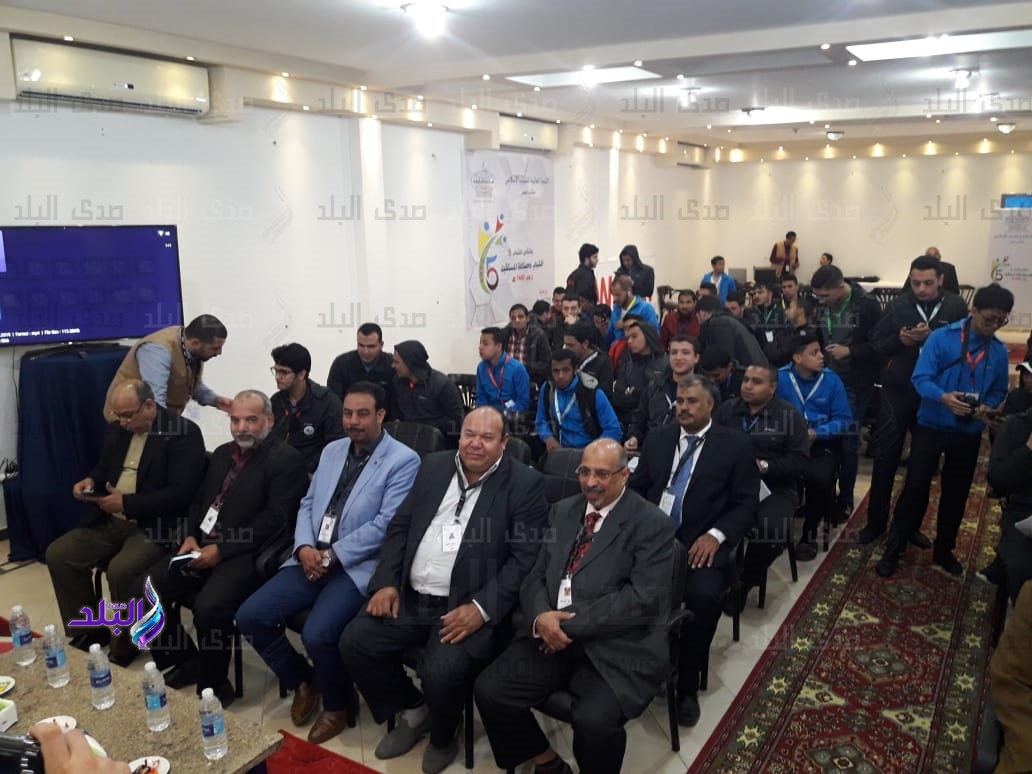 لقاء مفتوح بين رئيس جامعة الأزهر وطلاب العالم الإسلامي لقاء مفتوح بين رئيس جامعة الأزهر وطلاب العالم الإسلامي