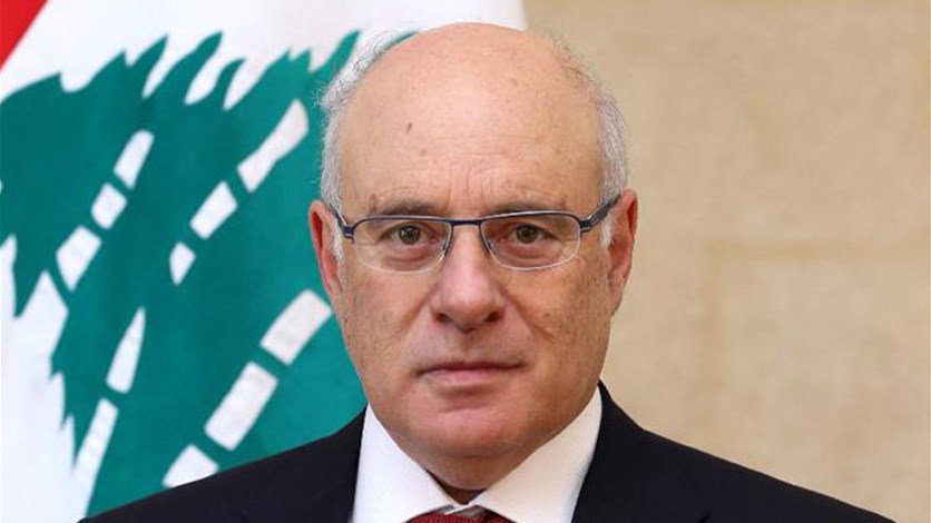  وزير العمل اللبناني كميل أبو سليمان 