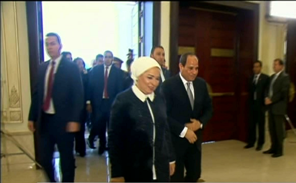 الرئيس السيسي يصل السيسي مقر احتفالية تكريم المرأة المصرية