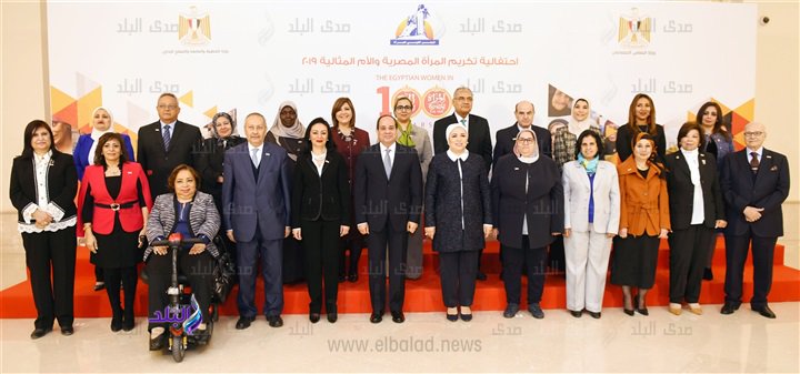 الرئيس السيسي خلال الاحتفال بالأم المثالية 