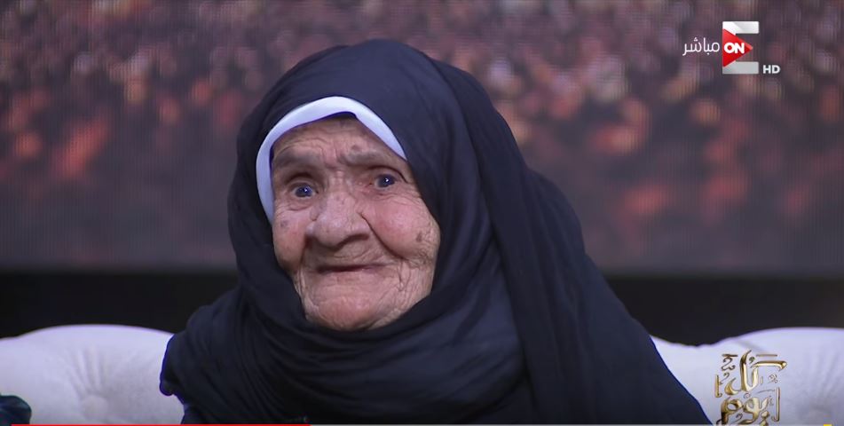 الحاجة فهيمة تكشف تفاصيل حوارها مع الرئيس السيسي