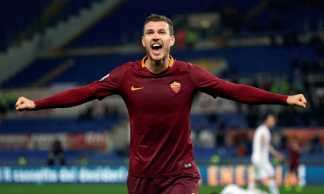 إيدين دجيكو مهاجم فريق روما