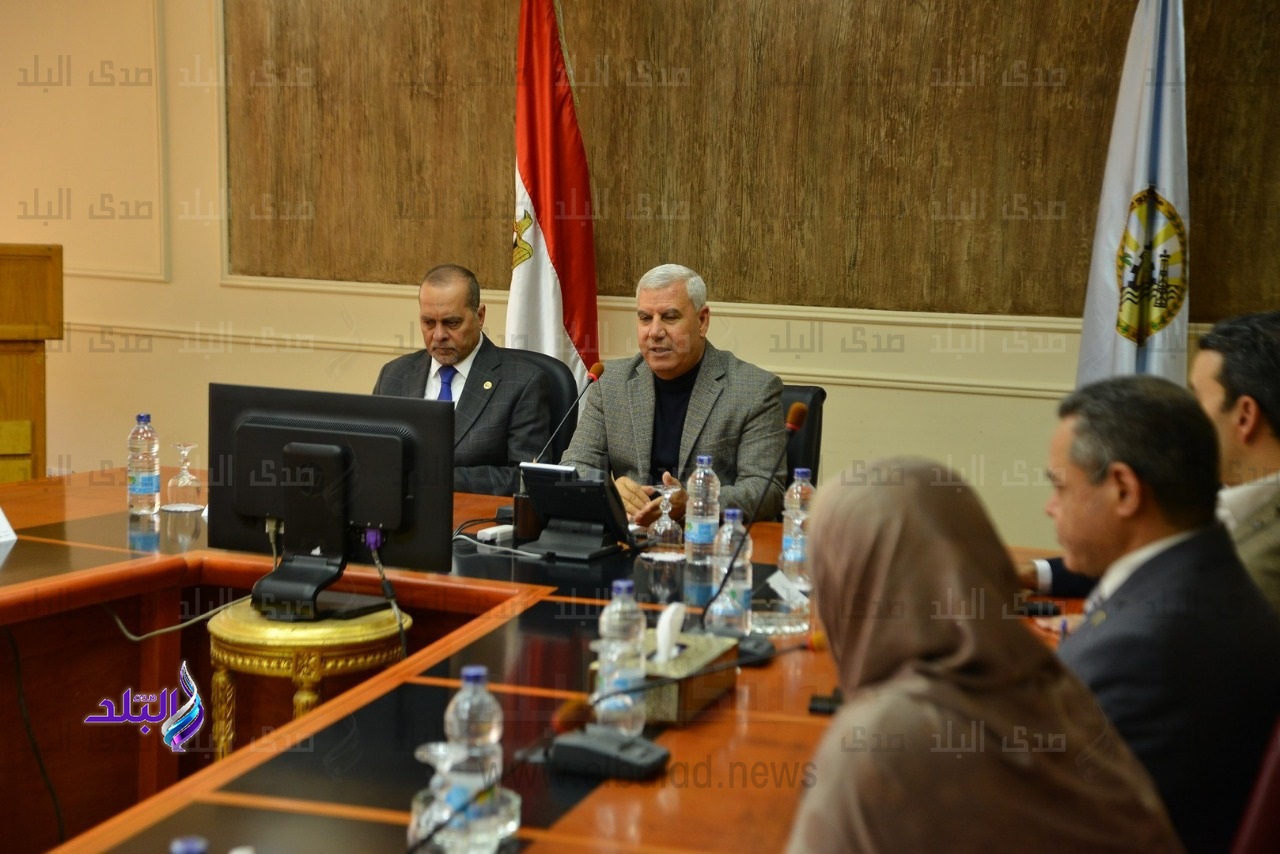 محافظ مطروح يدعو طلاب الجامعة للمشاركة في التعديلات محافظ مطروح يدعو طلاب الجامعة للمشاركة في التعديلات