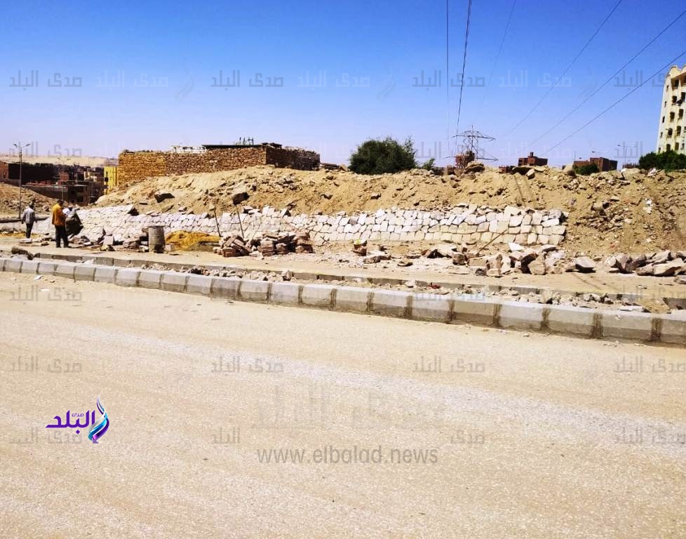 محافظ أسوان يوجه بإستكمال تركيب المطبات البلاستيكية محافظ أسوان يوجه بإستكمال تركيب المطبات البلاستيكية
