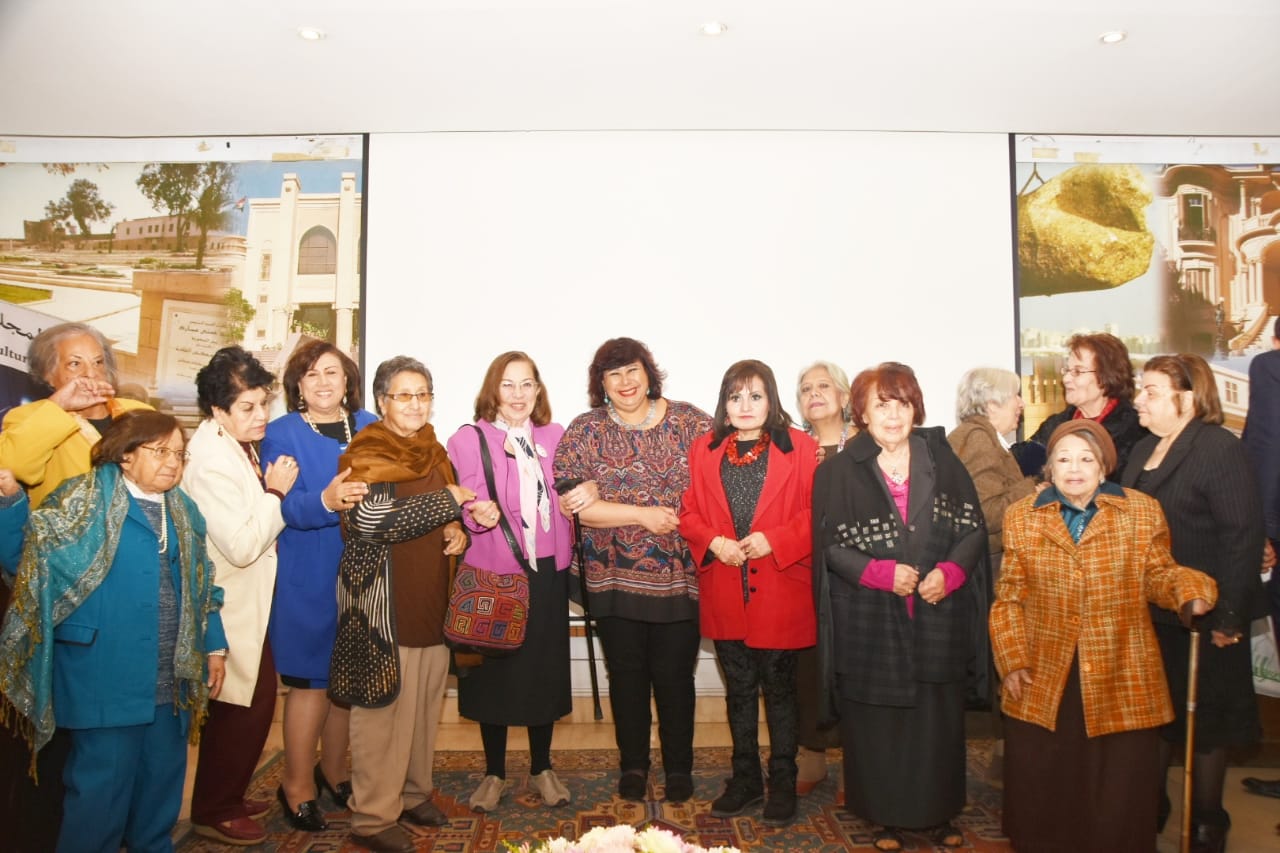 وزيرة الثقافة