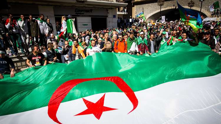 الشعب الجزائري قادر على مواصلة التغيير الديمقراطي