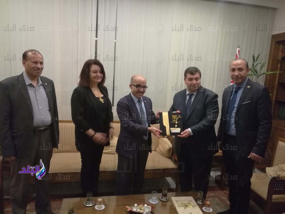 صورة من الاجتماع  صورة من الاجتماع