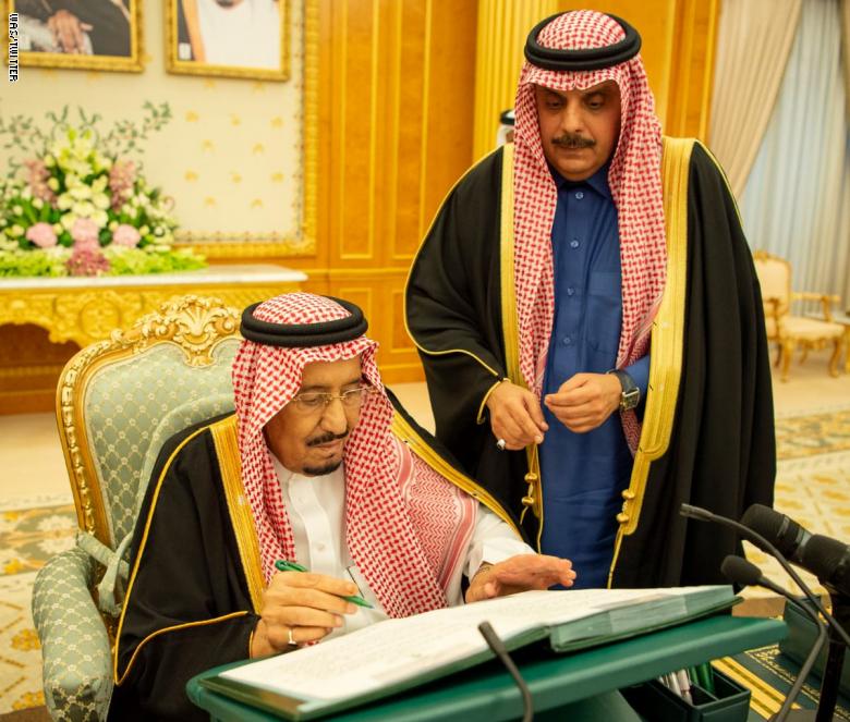 خادم الحرمين الشريفين يمنح العراق مليار دولار خادم الحرمين الشريفين يمنح العراق مليار دولار