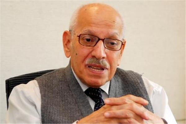 الدكتور احمد كمال أبو المجد الدكتور احمد كمال أبو المجد