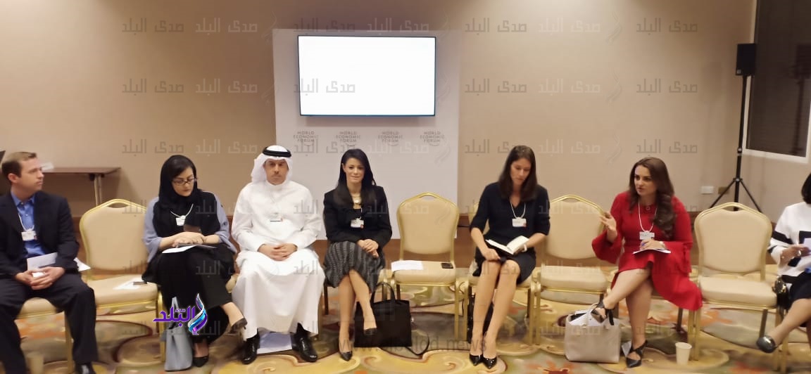 المشاركون بالجلسة المشاركون بالجلسة
