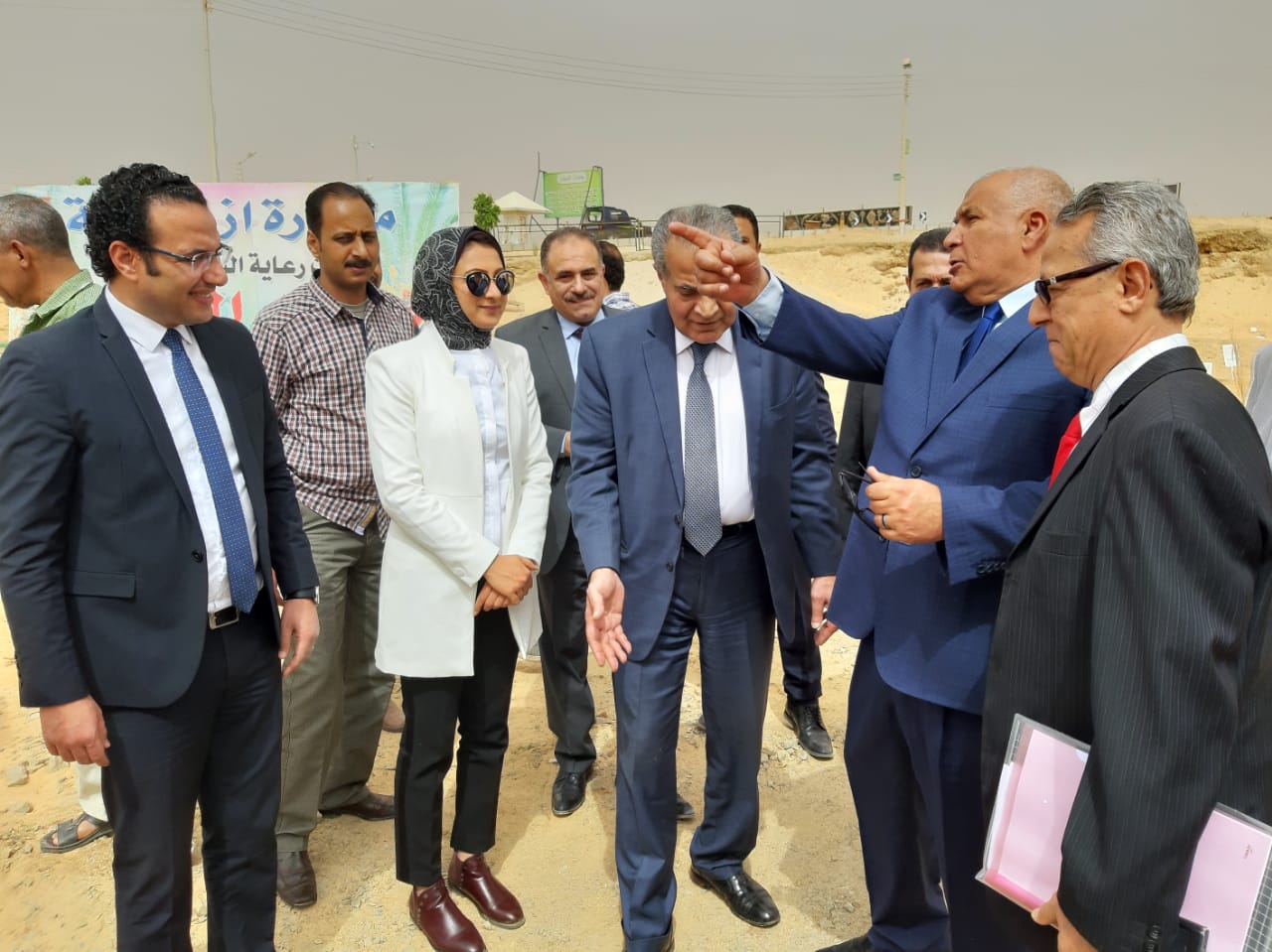 جانب من زيارة وزير التموين للوادى الجديد