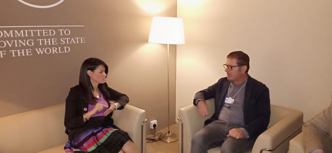 وزيرة السياحة مع مسئول جوجل وزيرة السياحة مع مسئول جوجل