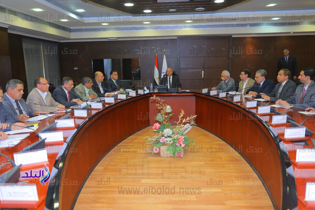 اجتماع وزير النقل مع رؤساء الورش اجتماع وزير النقل مع رؤساء الورش