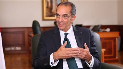 الدكتور عمرو طلعت وزير الاتصالات 