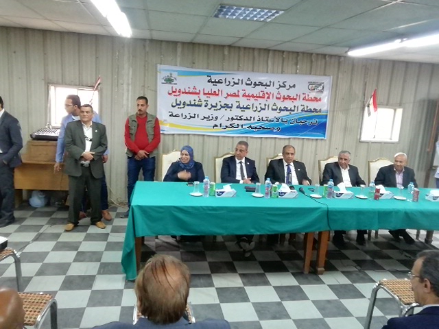 وزير الزراعة يتفقد محطة البحوث الزراعية بجزيرة شندويل بسوهاج