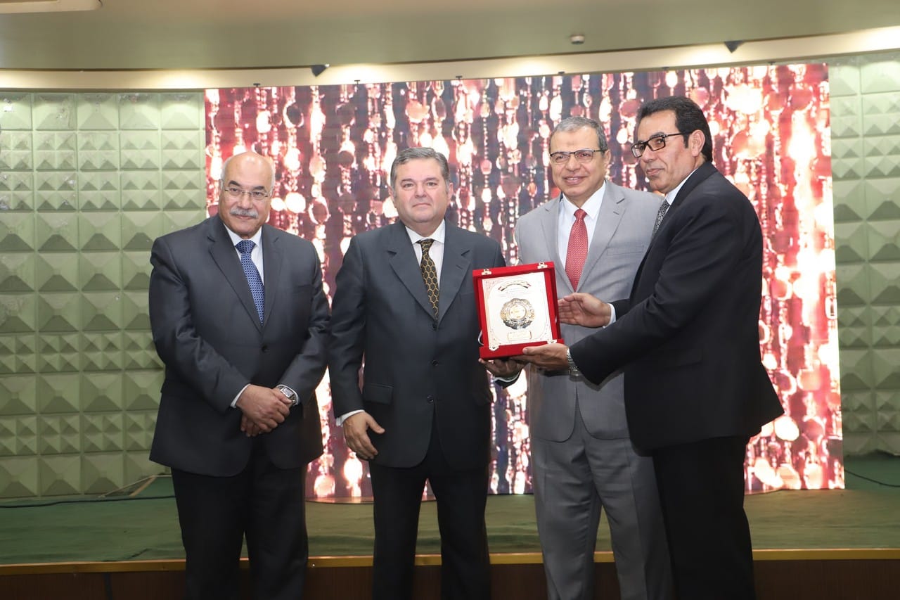 وزيرا قطاع الاعمال و القوى العاملة بالنقابة الغزل و النسيج وزيرا قطاع الاعمال و القوى العاملة بالنقابة الغزل و النسيج