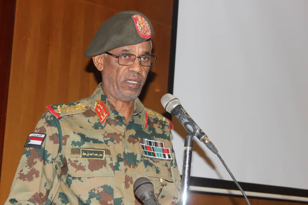وزير الدفاع السوداني عوض بن عوف وزير الدفاع السوداني عوض بن عوف