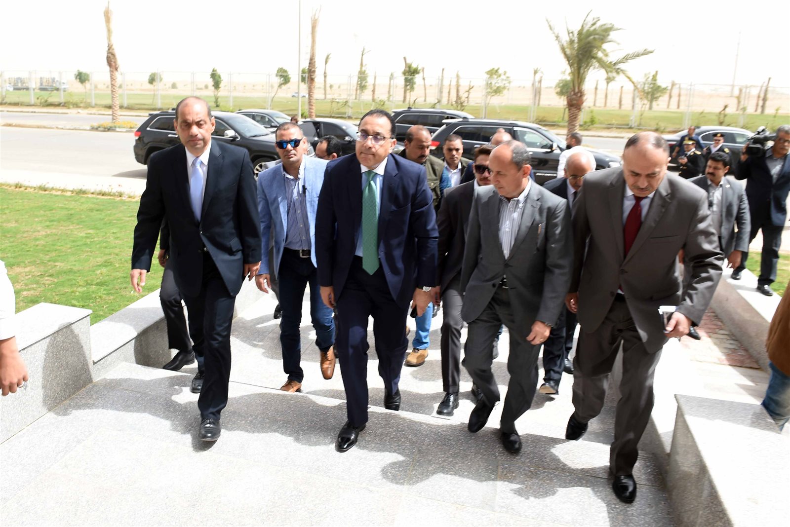 رئيس الوزراء يتفقد مدينة الجلود بالروبيكي رئيس الوزراء يتفقد مدينة الجلود بالروبيكي