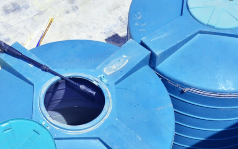 مبادرة لتطهير خزانات المساجد والكنائس بالبحر الأحمر