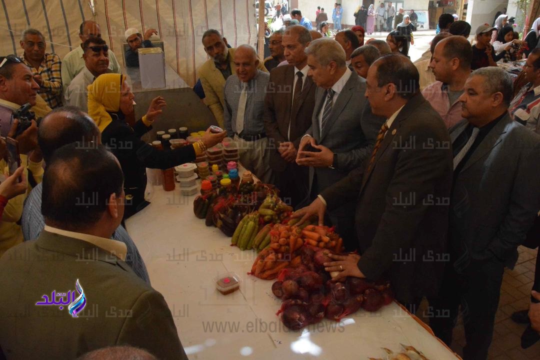 محافظ المنيا يفتتح المعرض التسويقي الثاني لمنتجات المدارس 